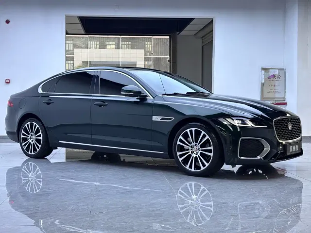 Jaguar XFL — Фото автомобиля 3