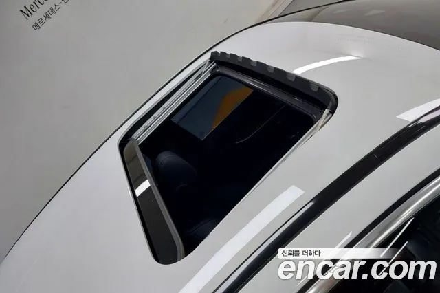 Mercedes-Benz E-Class — Фото автомобиля 12