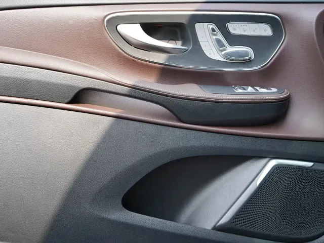 Mercedes-Benz V-Class — Фото автомобиля 11