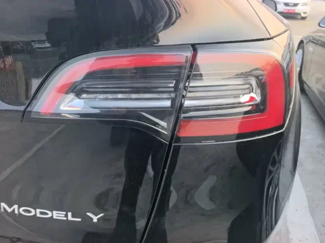 Tesla Model Y — Фото автомобиля 7