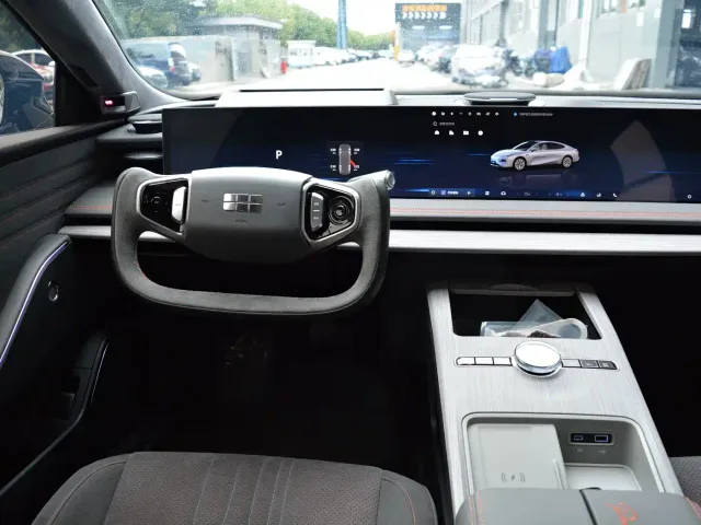 Geely Galaxy E8 — Фото автомобиля 11