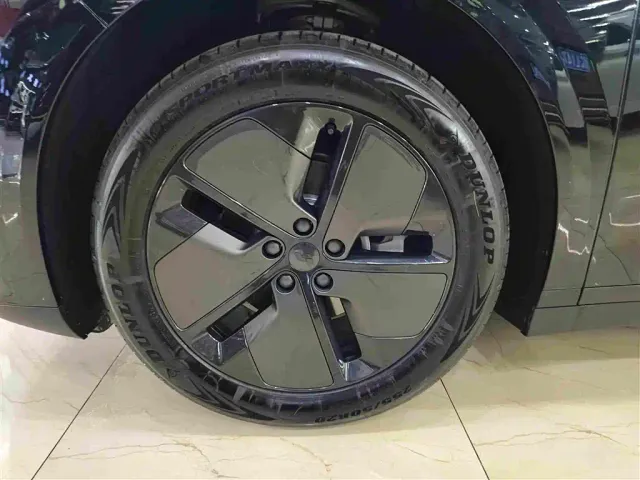 Li Auto i6 — Фото автомобиля 10