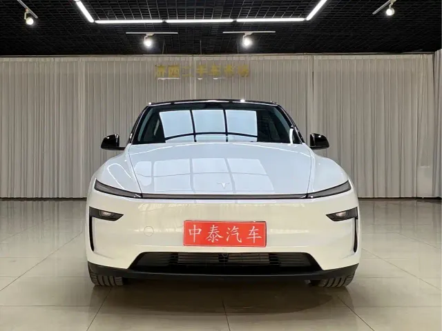 Tesla Model Y — Фото автомобиля 2