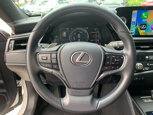 Lexus ES — Фото автомобиля 19