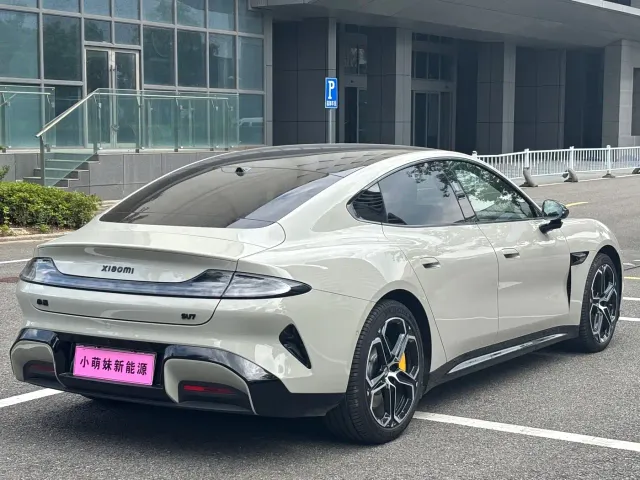 Xiaomi SU7 — Фото автомобиля 24