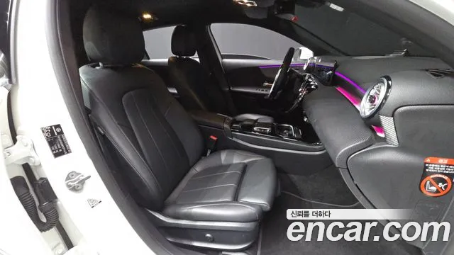 Mercedes-Benz A-Class — Фото автомобиля 11