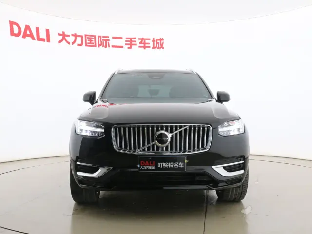 Volvo XC90 — Фото автомобиля 4