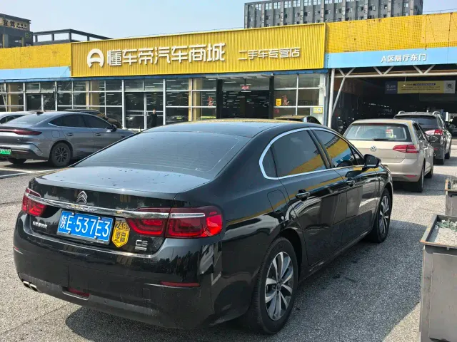 Citroen C6 — Фото автомобиля 8