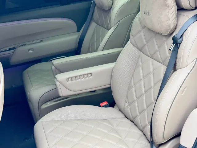 Li Auto Li Xiang L9 2026 Base Model — Фото автомобиля 16