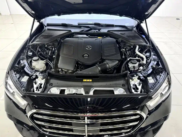 Mercedes-Benz E-Class — Фото автомобиля 22