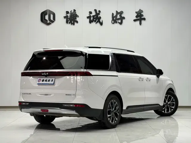 Kia Carnival — Фото автомобиля 7