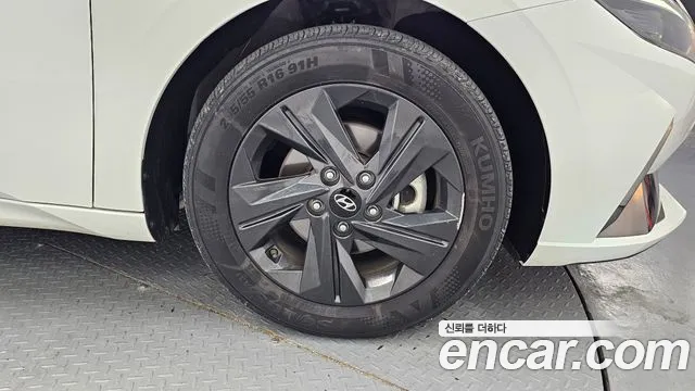 Hyundai AVANTE Avante (CN7) — Фото автомобиля 5