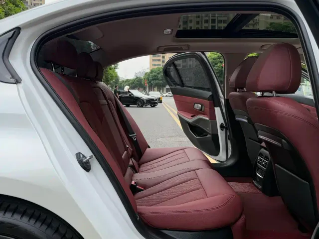 BMW 3 Series — Фото автомобиля 27
