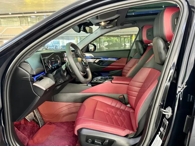 BMW 5 Series — Фото автомобиля 5