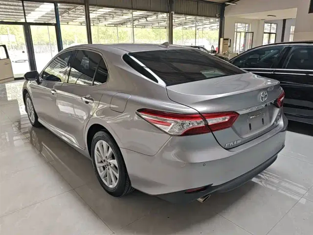 Toyota Camry — Фото автомобиля 4