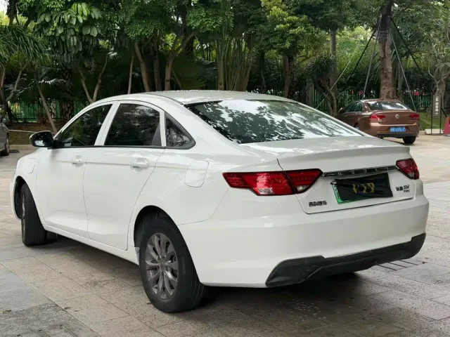 Geely Emgrand — Фото автомобиля 7