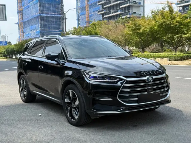 BYD Tang — Фото автомобиля 3
