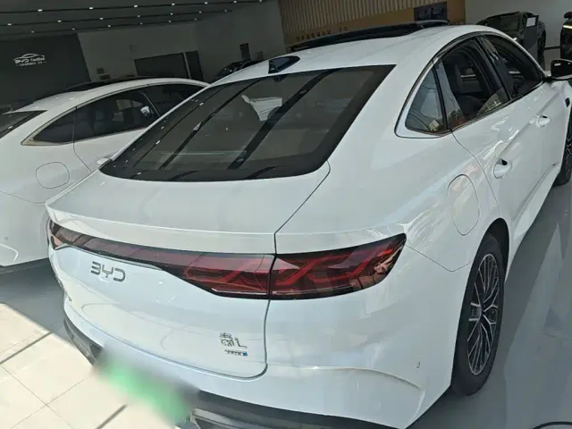 BYD Qin L — Фото автомобиля 5