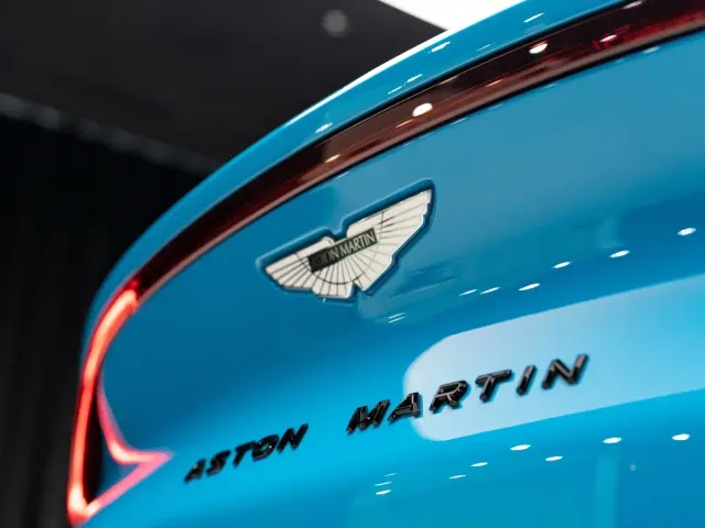 Aston Martin DBX — Фото автомобиля 10