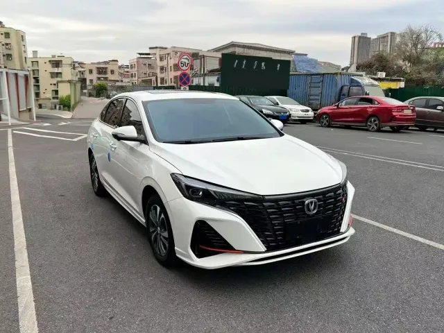 Changan Eado — Фото автомобиля 2