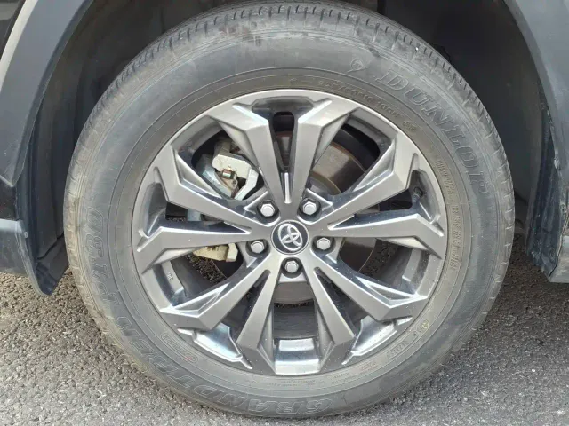 Toyota RAV4 — Фото автомобиля 9