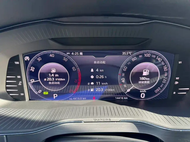 Skoda Superb — Фото автомобиля 21