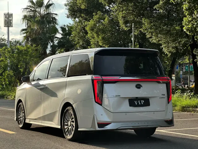 GAC Trumpchi M8 — Фото автомобиля 7