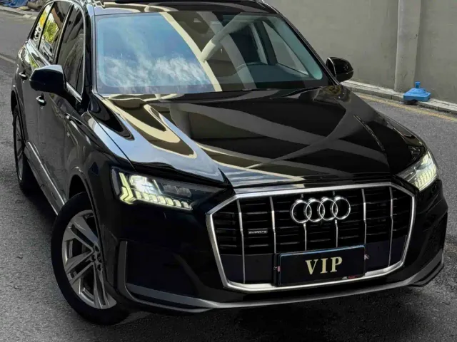 Audi Q7 — Фото автомобиля 3