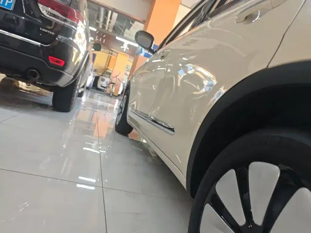 Wuling Bingo — Фото автомобиля 21