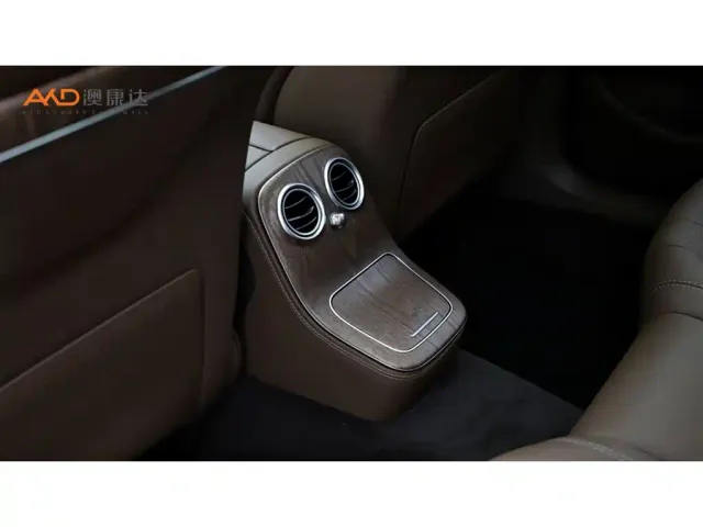 Mercedes-Benz E-Class — Фото автомобиля 9