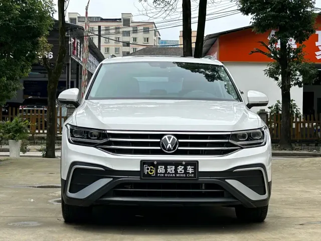 Volkswagen Tiguan L — Фото автомобиля 2