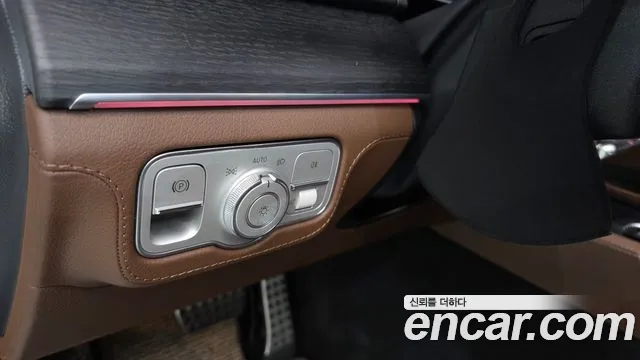 Mercedes-Benz GLS-Class — Фото автомобиля 14