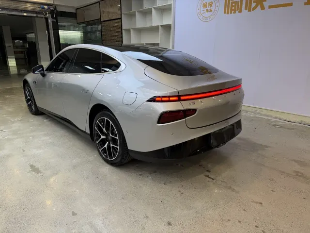 Xpeng P7 — Фото автомобиля 7