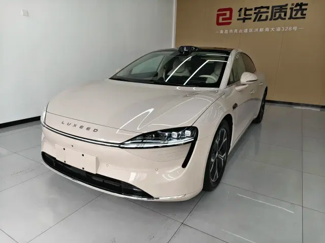 Фотография автомобиля — Luxeed S7