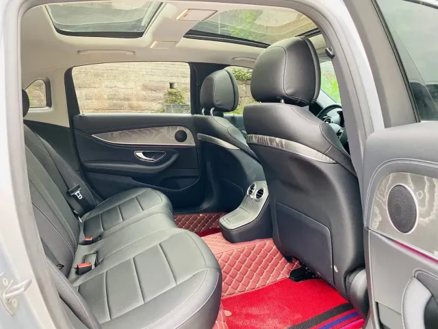 Mercedes-Benz E-Class — Фото автомобиля 17