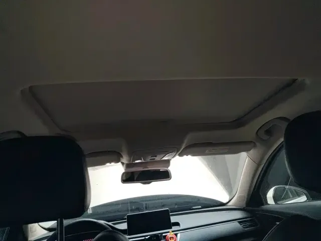 Hongqi Hongqi H5 2022 Classic 1.8T Auto Smart Connect Flag Rhythm Edition — Фото автомобиля 14