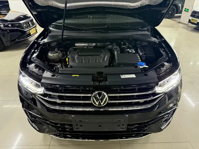 Volkswagen Tiguan L — Фото автомобиля 14