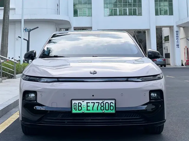 Leapmotor B01 — Фото автомобиля 3