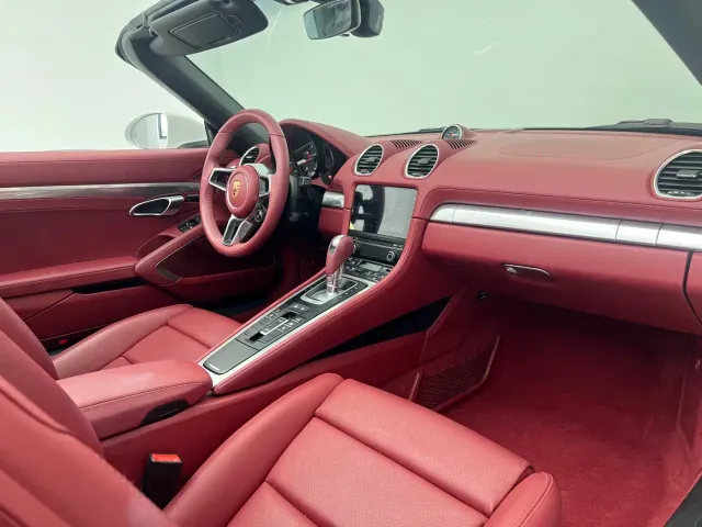 Porsche 718 — Фото автомобиля 9