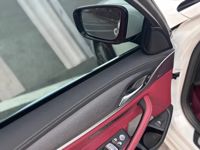 BMW 5 Series — Фото автомобиля 13