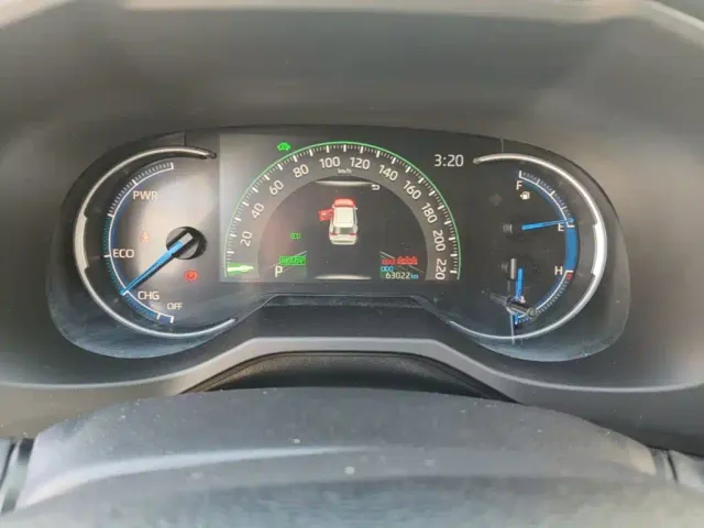 Toyota RAV4 — Фото автомобиля 11