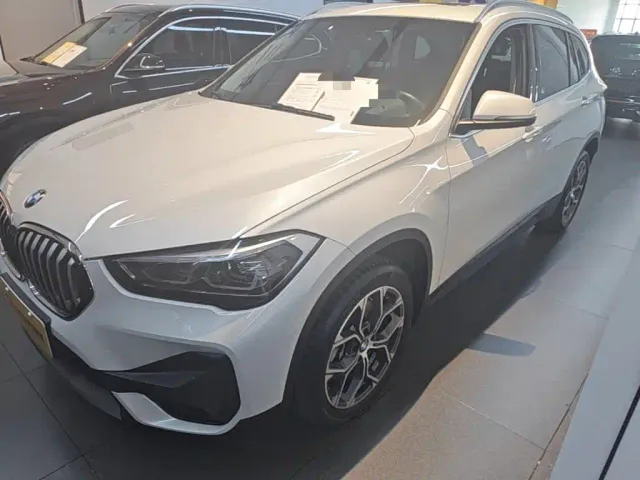 Фотография автомобиля — BMW X1