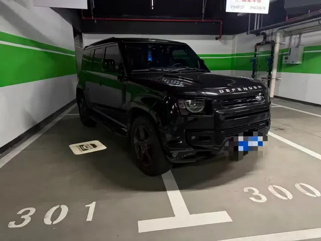 Land Rover Defender — Фото автомобиля 3