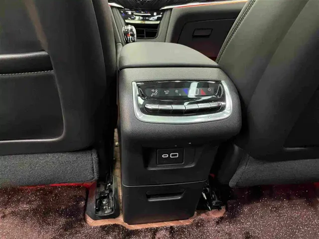 Cadillac Cadillac XT6 2022 2.0T 6-Seater 4WD Luxury Edition — Фото автомобиля 16