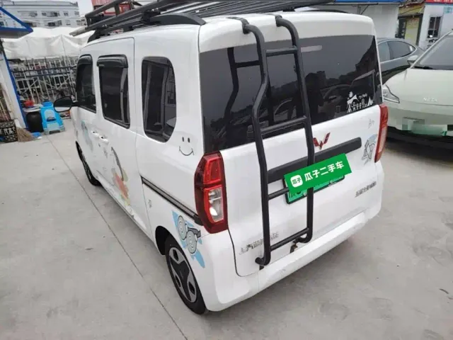 Wuling Zhiguang NEV — Фото автомобиля 4