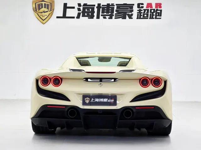 Ferrari F8 — Фото автомобиля 3