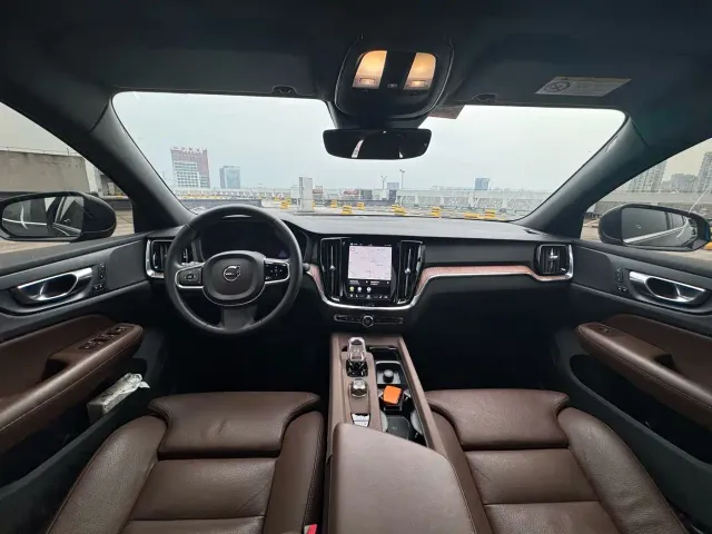 Volvo S60 — Фото автомобиля 5