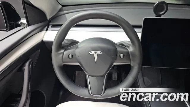 Tesla Model Y — Фото автомобиля 4