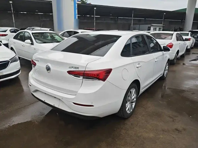 Buick Excelle — Фото автомобиля 6