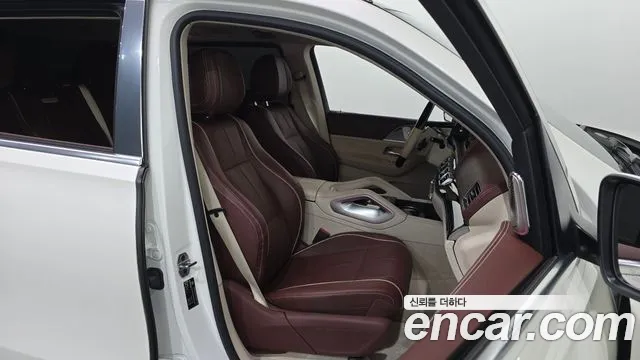 Mercedes-Benz GLS-Class — Фото автомобиля 25
